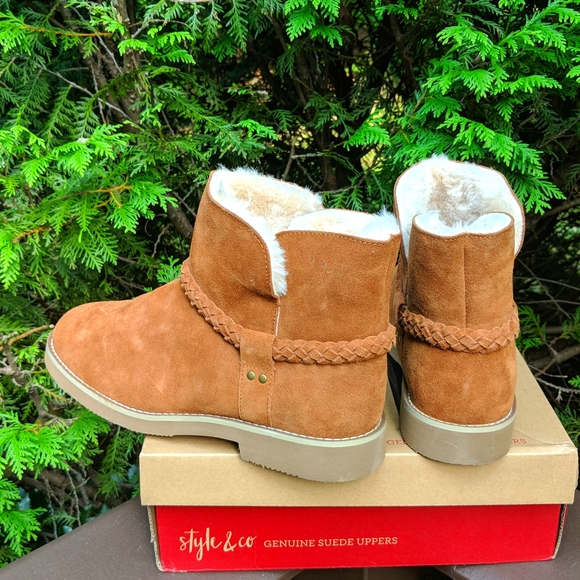 Style & Co. Fur-lined Leather Ankle Booties - Picture 7 of 8